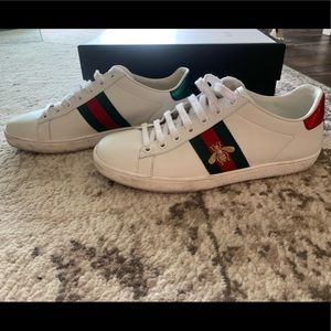 Gucci Ace sneakers with Bee